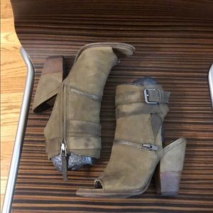 Dolce Vita Size 5.5 Peep Toe Booties